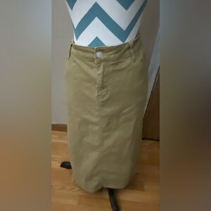 Extra large dark khaki skirt